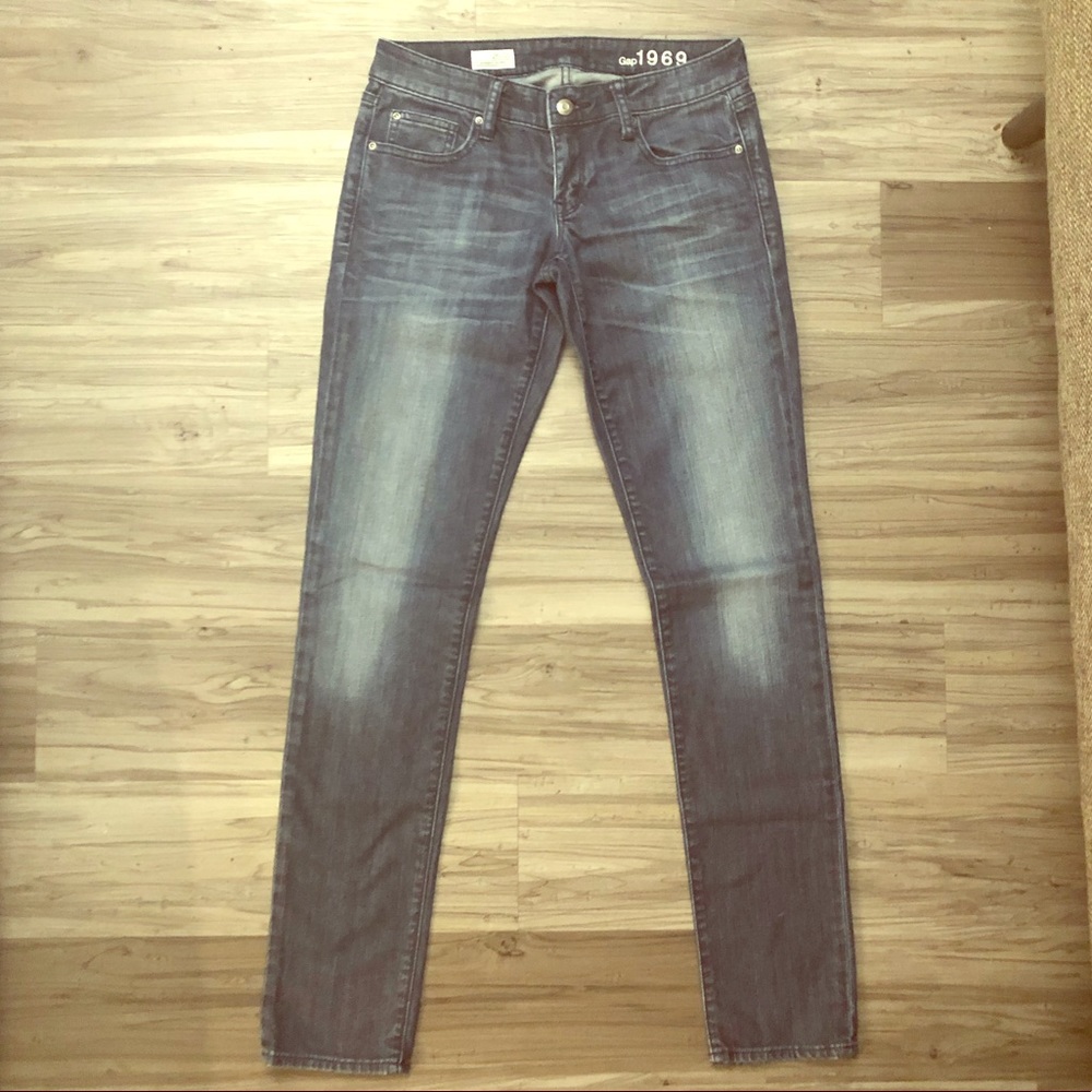 Women’s Gap Always skinny jeans. Size 2 Long